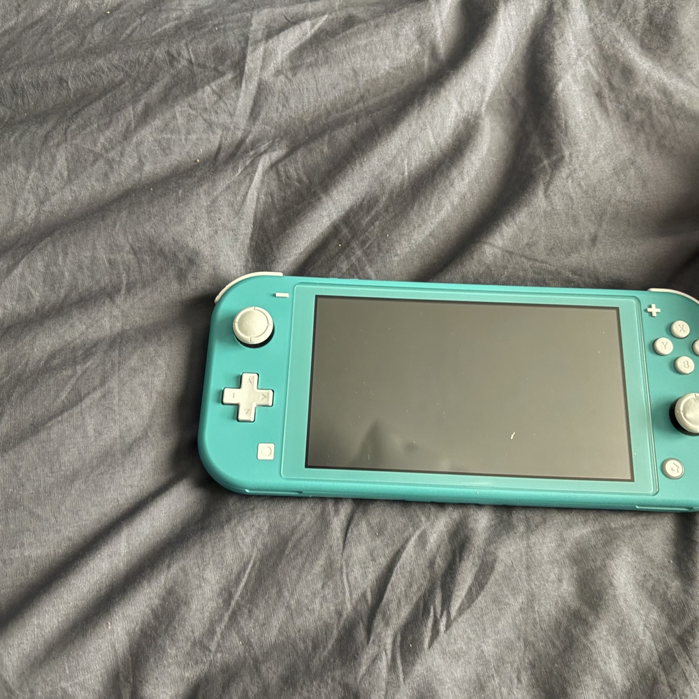 Its Nice And Small To Take It On Road Trips And In Great Condition.